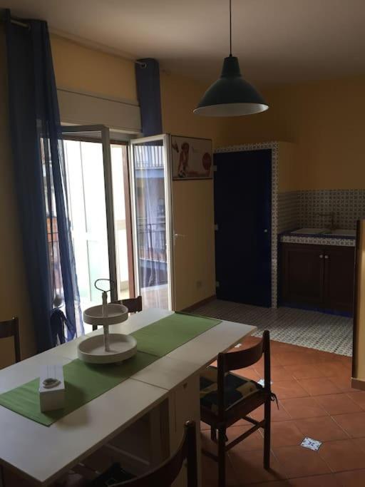 Benvenuti A Casa Sicilian Apartment Palermo 泰尔米尼伊梅雷塞 外观 照片
