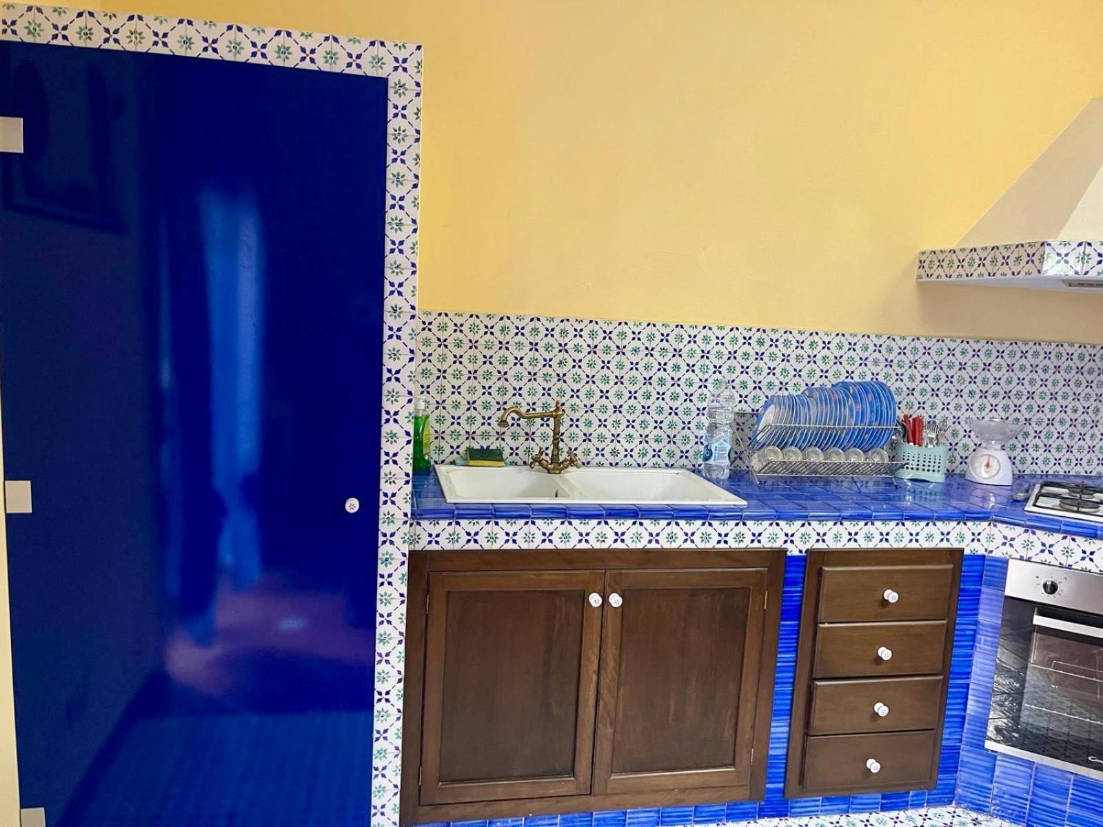 Benvenuti A Casa Sicilian Apartment Palermo 泰尔米尼伊梅雷塞 外观 照片